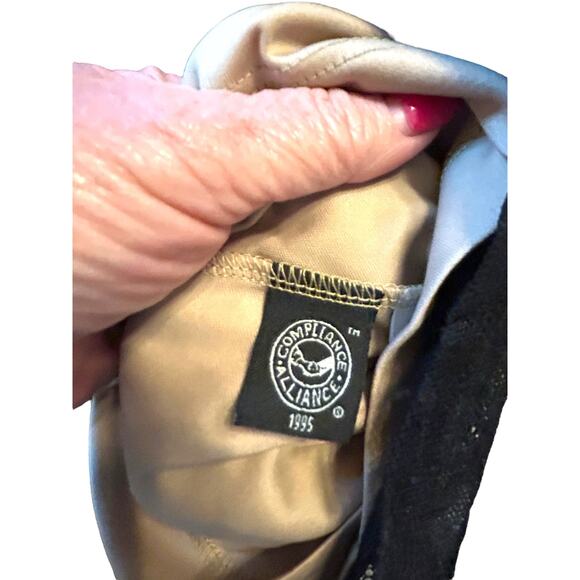 Laundry By Shelli Segal Sleeveless Nude Dress With Black Lace Overlay- Size 8 - Picture 5 of 12